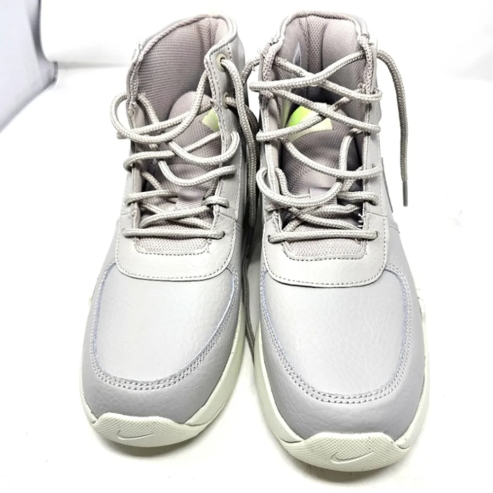 New Nike Air Max Goaterra 2.0 Big Kids All Weather Boot Size 7y DC9515-002 Gray.
